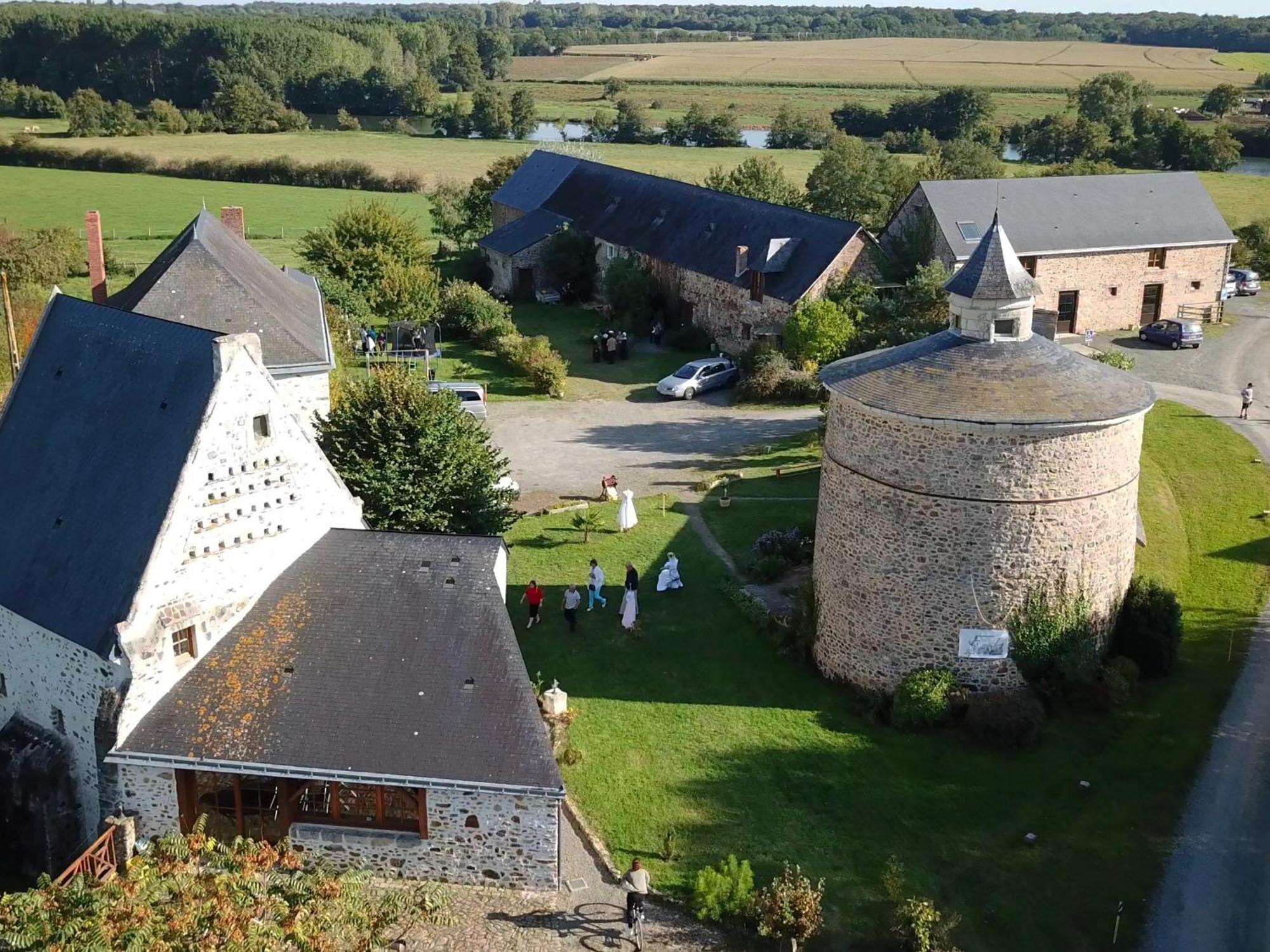 Gite De Charme Renove Avec Jardin, Velos Et Activites Pres De La Sarthe - Fr-1-410-191 Souvigné-sur-Sarthe Exteriör bild